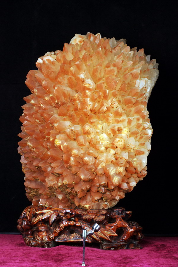 ��өʯ   ����