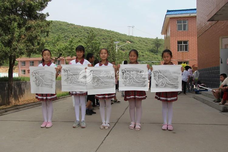 1528943686410010338.jpg 图4 秀一秀自己的第一幅拓印作品x.jpg