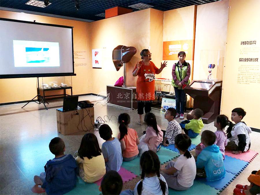 1529668312870030275.jpg Father_Scene1.jpg